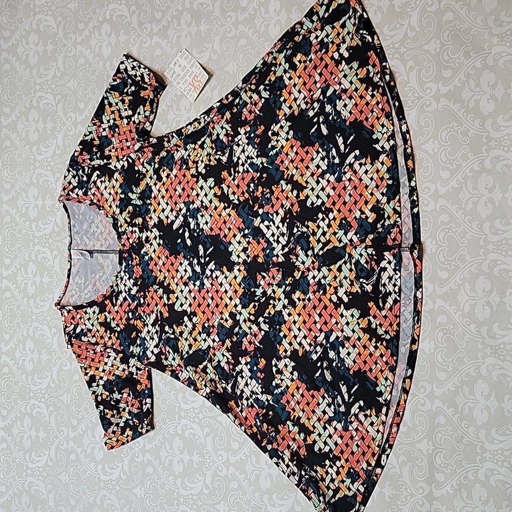 Beautiful Discontinued Lularoe Perfect Tee